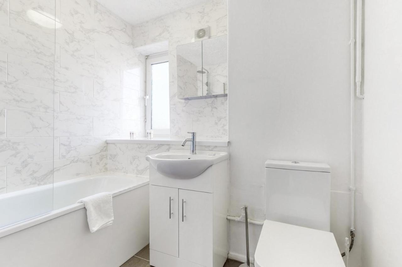 Apartment Near To Tower Bridge With Free Parking & View Of The Shard London Bagian luar foto